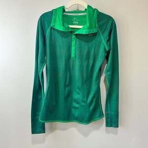 Nike Women's Dri-FIT Half-Zip Pullover Running Top in Green, Sz Medium